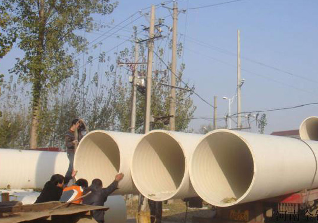 雙扣聚氯乙烯增強管是一種節約能源，無污染的新型高科技建筑材料